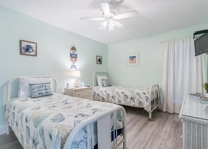 Regatta 105b By Youngs Suncoast Apartment